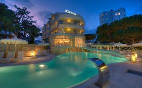 Hotel Astoria  4*